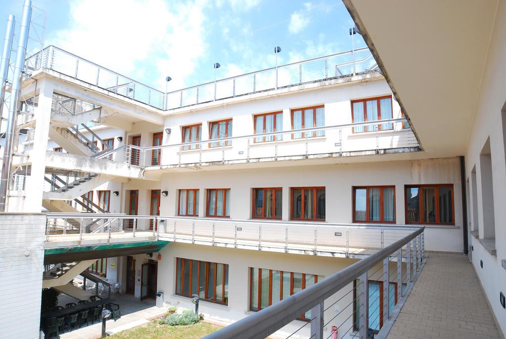 Sunny Terrace Hostel Venecia Exterior foto