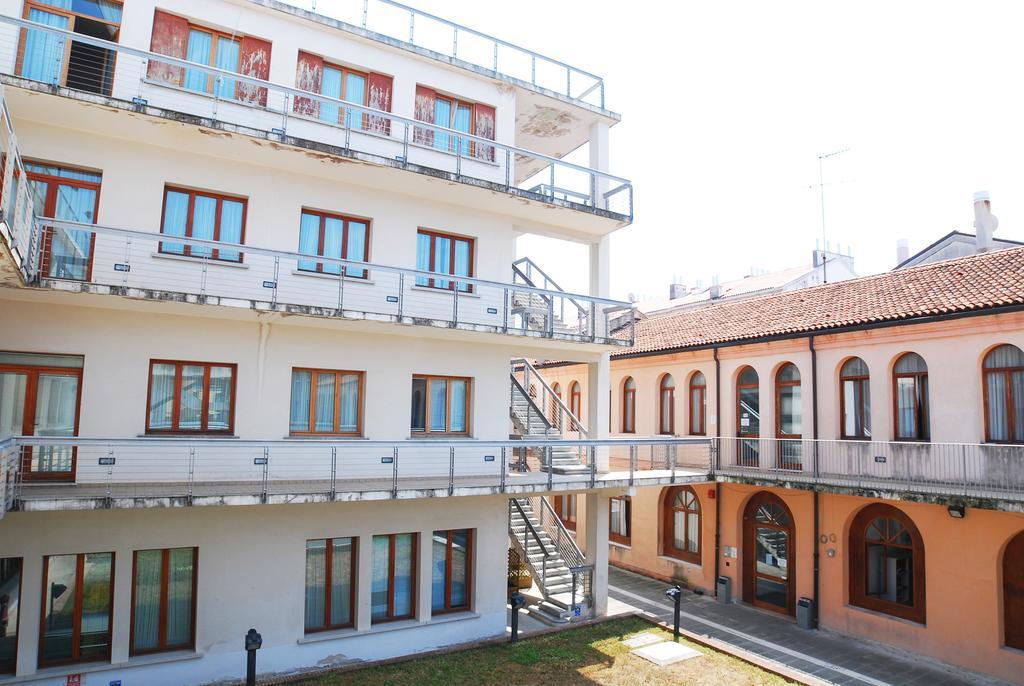 Sunny Terrace Hostel Venecia Exterior foto