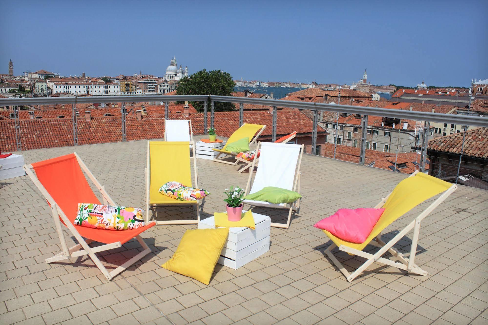 Sunny Terrace Hostel Venecia Exterior foto