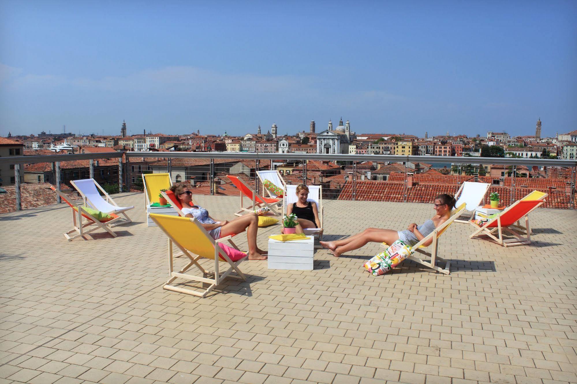 Sunny Terrace Hostel Venecia Exterior foto